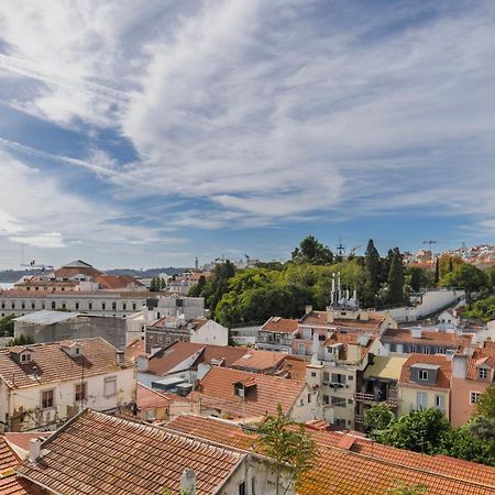 Sunny Design Apt In Praca Das Flores By Lovelystay Lisbon Luaran gambar
