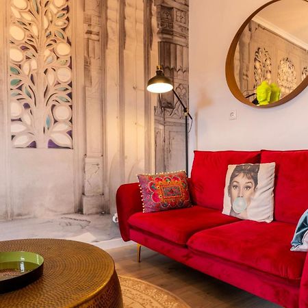 Sunny Design Apt In Praca Das Flores By Lovelystay Lisbon Luaran gambar