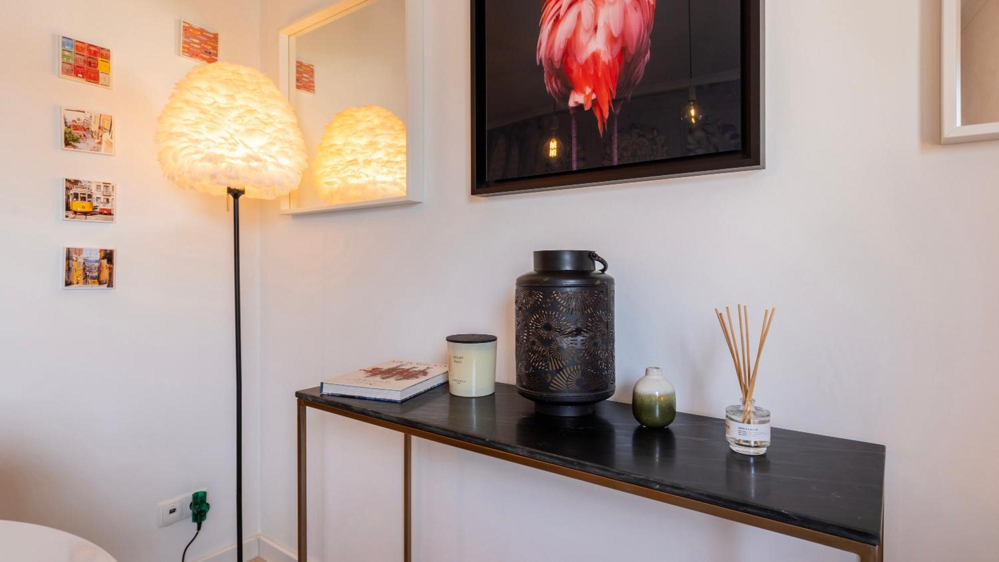 Sunny Design Apt In Praca Das Flores By Lovelystay Lisbon Luaran gambar
