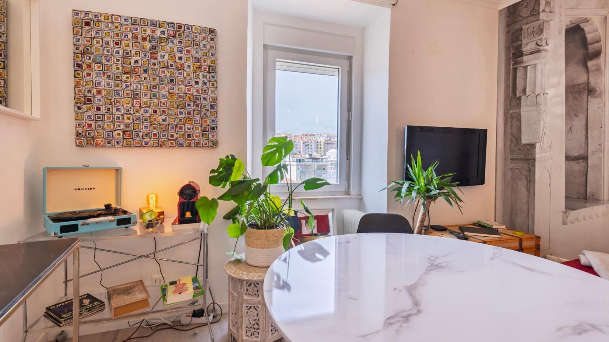 Sunny Design Apt In Praca Das Flores By Lovelystay Lisbon Luaran gambar