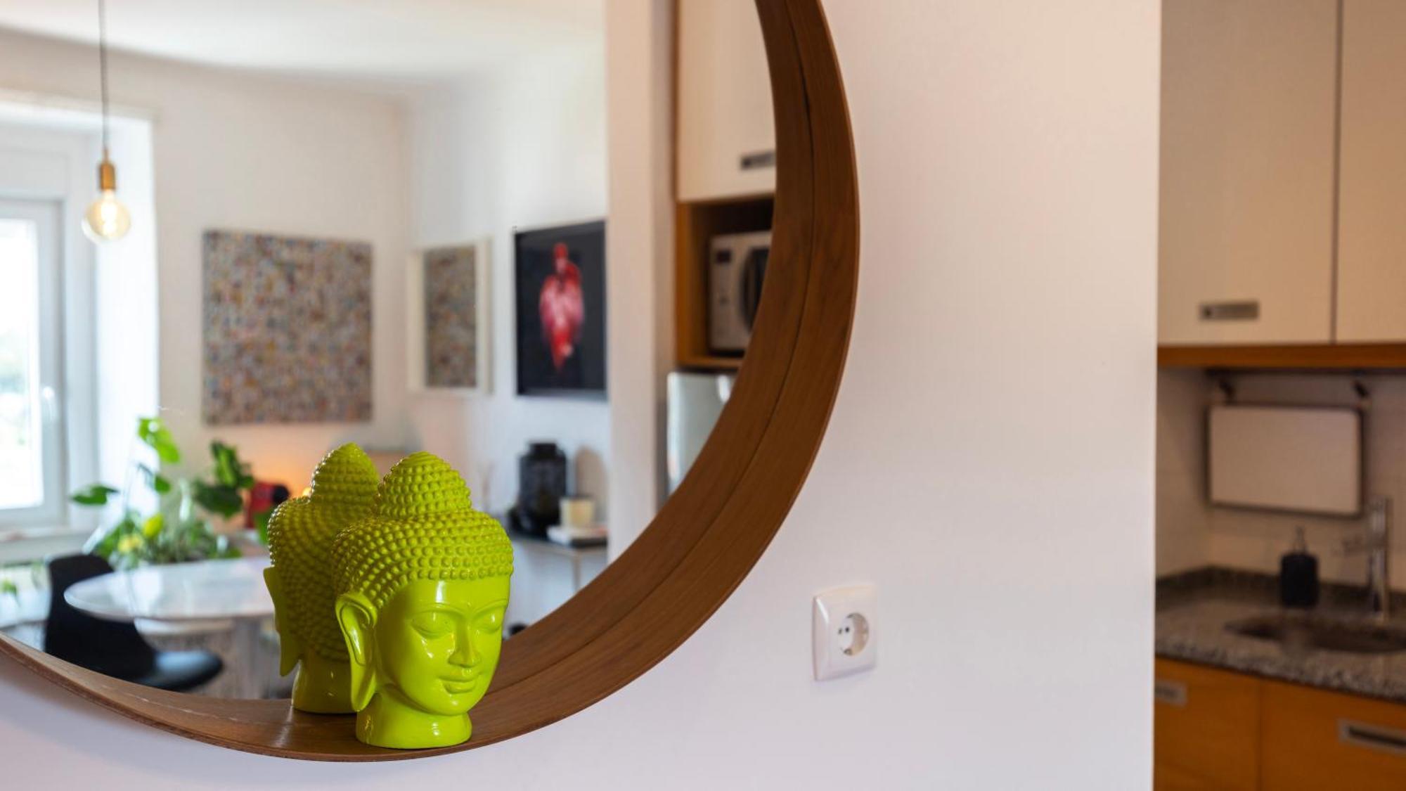 Sunny Design Apt In Praca Das Flores By Lovelystay Lisbon Luaran gambar